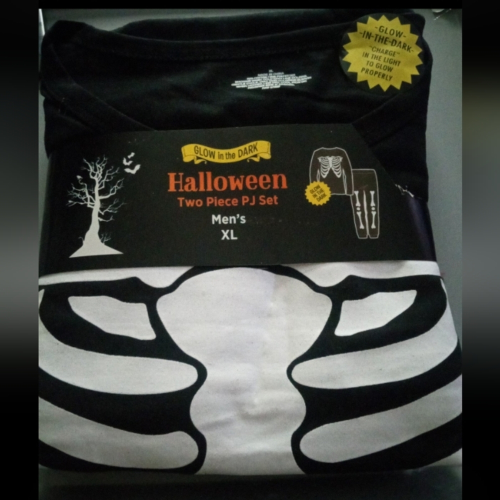 Glow in the dark Halloween two piece pajama set Men's XL - UNISEX